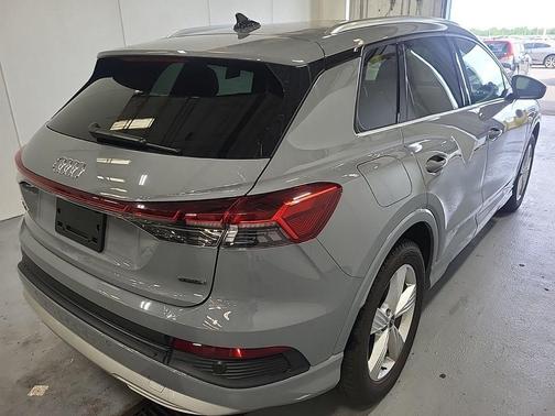 Pebble Gray 2022 Audi e-tron Premium Plus