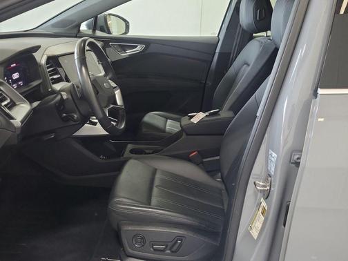 Pebble Gray 2022 Audi e-tron Premium Plus