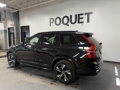 2023 Volvo XC90 Recharge Plug-In Hybrid T8 Plus Dark Theme 7 Passenger