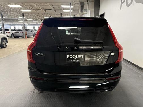 2023 Volvo XC90 Recharge Plug-In Hybrid T8 Plus Dark Theme 7 Passenger