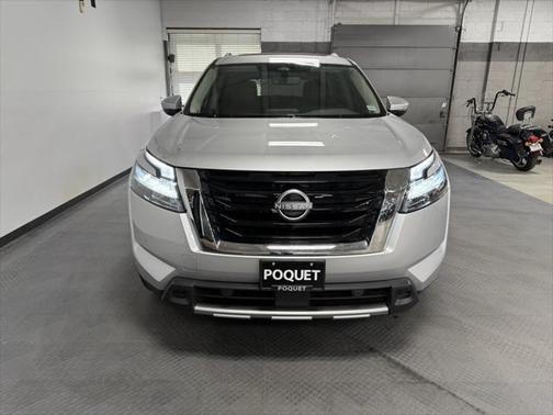 2024 Nissan Pathfinder SL 4WD