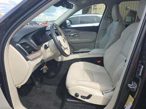 2024 Volvo XC90 Recharge Plug-In Hybrid T8 Plus Bright Theme 7 Passenger