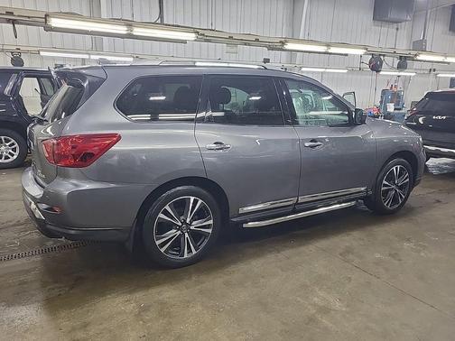 2020 Nissan Pathfinder Platinum