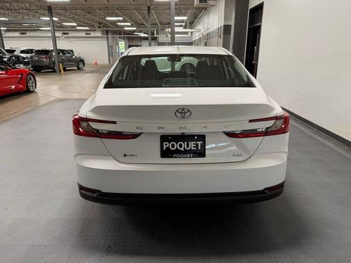 Ice Cap 2026 Toyota Camry LE
