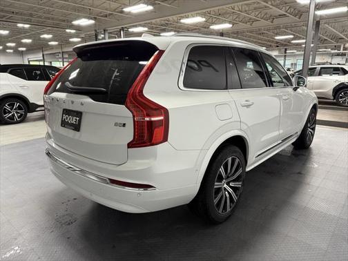 2023 Volvo XC90 B5 Plus