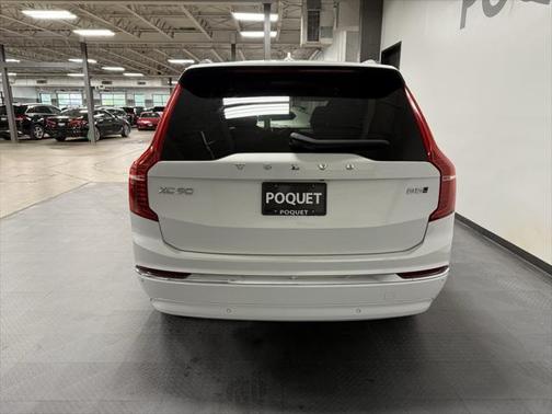 2023 Volvo XC90 B5 Plus