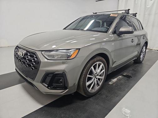 Chronos Gray Metallic 2023 Audi Q5 e 55 S line Premium Plus