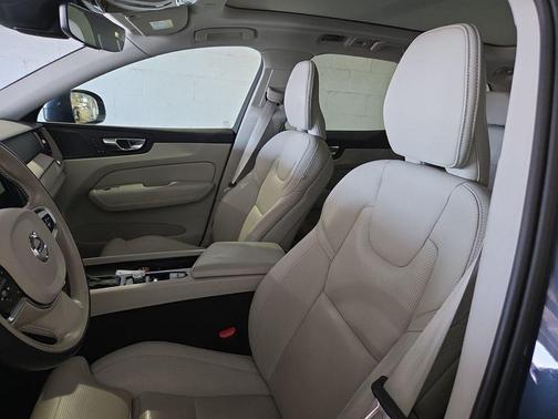 Denim Blue Metallic 2021 Volvo XC60 T5 Inscription