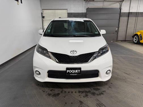 2016 Toyota Sienna SE