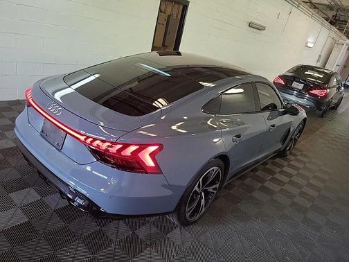 2022 Audi e-tron GT Prestige