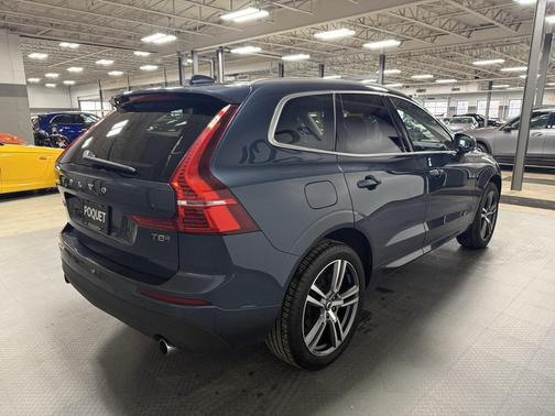 2020 Volvo XC60 Recharge Plug-In Hybrid T8 Momentum