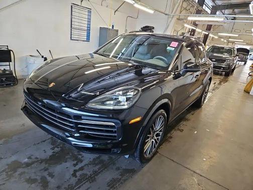 2023 Porsche Cayenne Platinum Edition