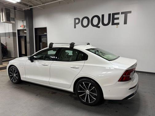 2023 Volvo S60 Recharge Plug-In Hybrid T8 Plus Dark Theme