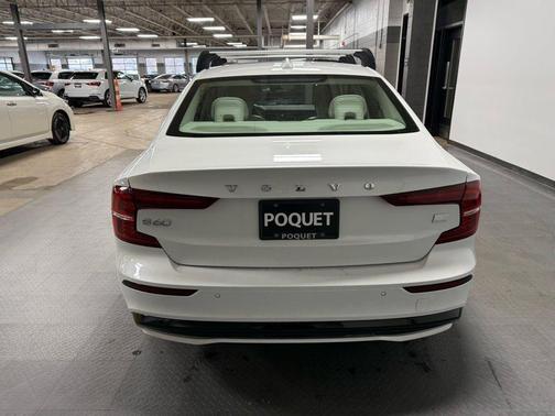 2023 Volvo S60 Recharge Plug-In Hybrid T8 Plus Dark Theme