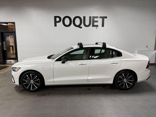 2023 Volvo S60 Recharge Plug-In Hybrid T8 Plus Dark Theme