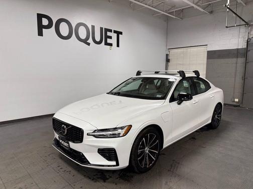 2023 Volvo S60 Recharge Plug-In Hybrid T8 Plus Dark Theme