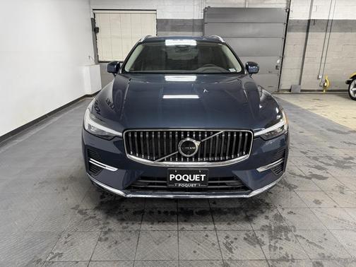 2023 Volvo XC60 B5 Plus Bright Theme