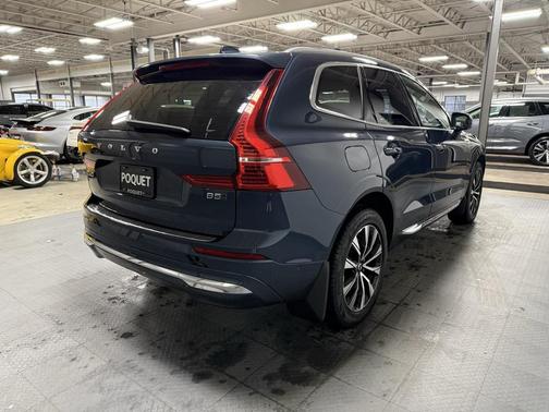 2023 Volvo XC60 B5 Plus Bright Theme