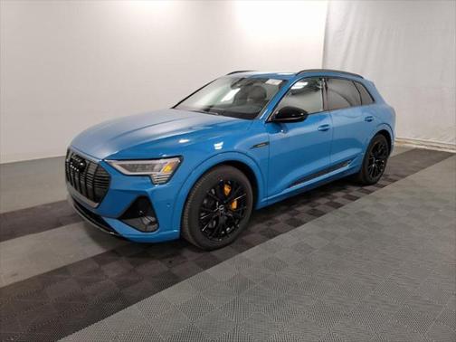 2022 Audi e-tron Premium Plus