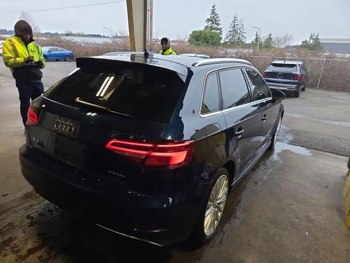 2017 Audi A3 e-tron 1.4T Tech Premium Plus