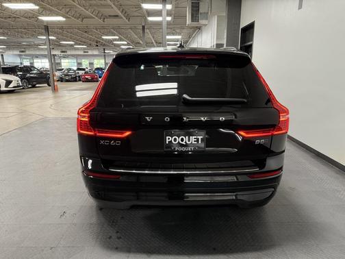 2022 Volvo XC60 B5 Momentum