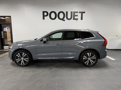 2023 Volvo XC60 Recharge Plug-In Hybrid T8 Plus Bright Theme
