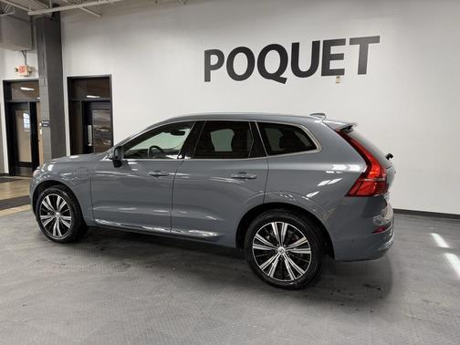 2023 Volvo XC60 Recharge Plug-In Hybrid T8 Plus Bright Theme