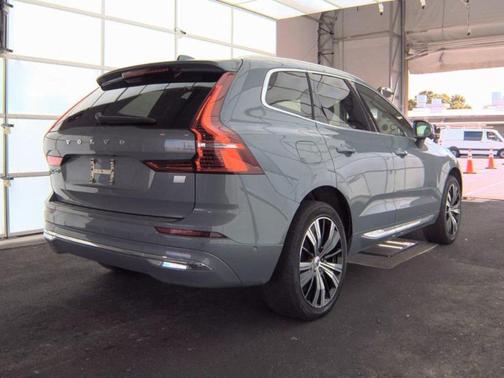 2023 Volvo XC60 Recharge Plug-In Hybrid T8 Plus Bright Theme