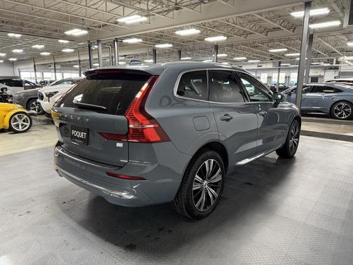 2023 Volvo XC60 Recharge Plug-In Hybrid T8 Plus Bright Theme