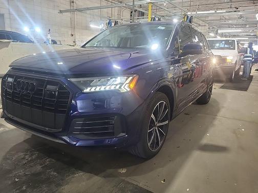2023 Audi Q7 55 Premium Plus