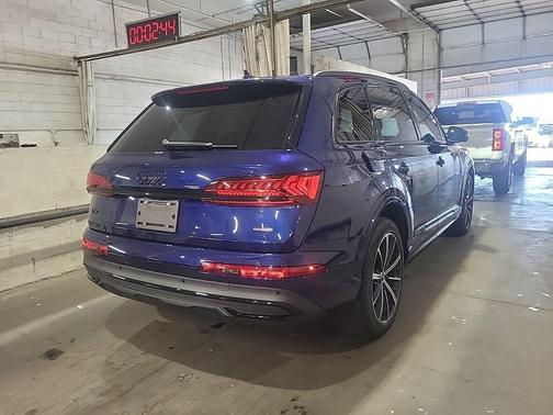 2023 Audi Q7 55 Premium Plus