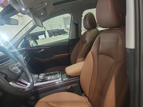 2023 Audi Q7 55 Premium Plus