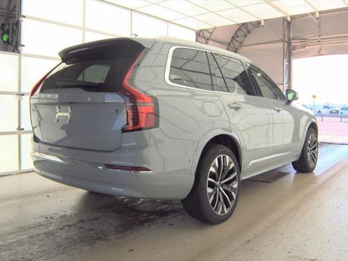 2025 Volvo XC90 B6 Plus 7-Seater