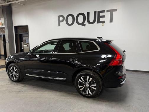 2023 Volvo XC60 Recharge Plug-In Hybrid T8 Core Bright Theme