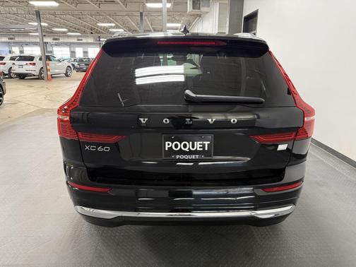 2023 Volvo XC60 Recharge Plug-In Hybrid T8 Core Bright Theme