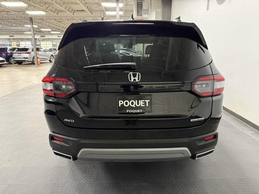 2023 Honda Pilot Touring 8-Passenger