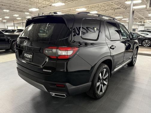 2023 Honda Pilot Touring 8-Passenger