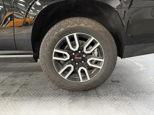 2024 GMC Yukon XL 4WD AT4