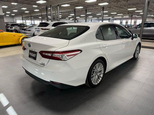 2018 Toyota Camry Hybrid XLE