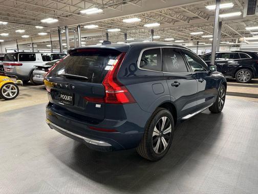 2023 Volvo XC60 Recharge Plug-In Hybrid T8 Plus Bright Theme