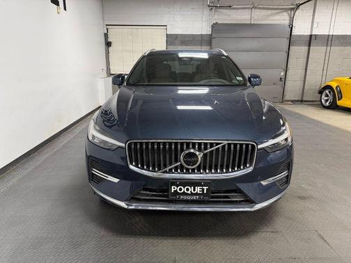 2023 Volvo XC60 Recharge Plug-In Hybrid T8 Plus Bright Theme