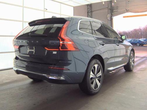 2023 Volvo XC60 Recharge Plug-In Hybrid T8 Plus Bright Theme