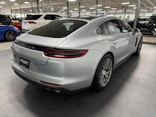 2017 Porsche Panamera 4S