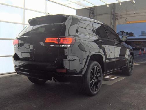 2021 Jeep Grand Cherokee Laredo