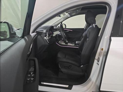 2023 Audi Q7 55 Premium Plus