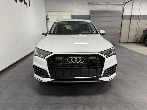 2023 Audi Q7 55 Premium Plus
