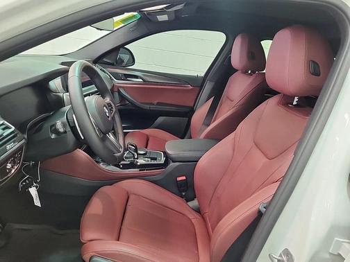 2024 BMW X4 xDrive30i
