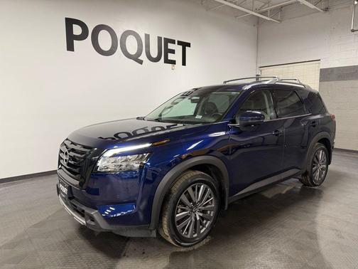 2023 Nissan Pathfinder SL