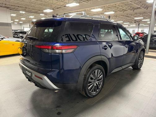 2023 Nissan Pathfinder SL
