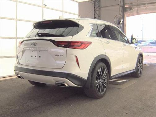 2022 INFINITI QX50 LUXE AWD
